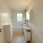 アパート 178 Good Location Spacious And Free Parking Included *
