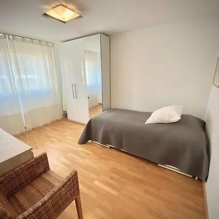 Lejlighed 178 Good Location Spacious And Free Parking Included Lausanne