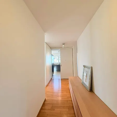 178 Good Location Spacious And Free Parking Included Lägenhet *
