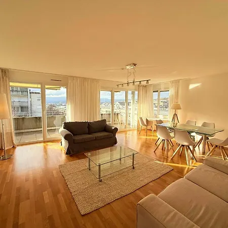 178 Good Location Spacious And Free Parking Included