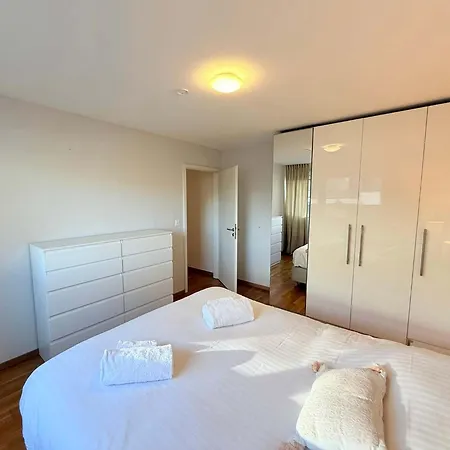 178 Good Location Spacious And Free Parking Included *