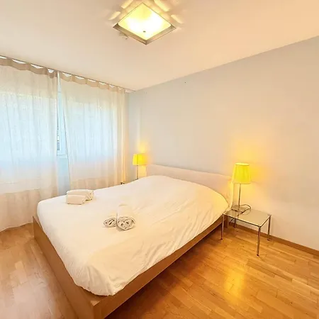 178 Good Location Spacious And Free Parking Included * ローザンヌ