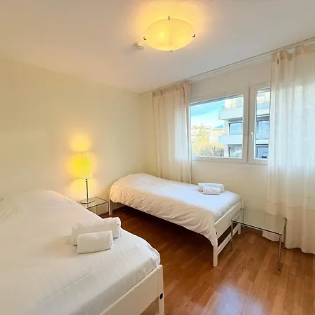 178 Good Location Spacious And Free Parking Included Apartment