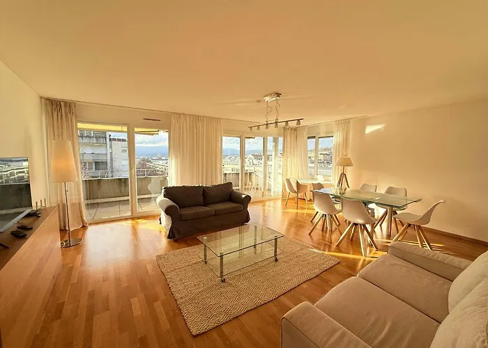 178 Good Location Spacious And Free Parking Included