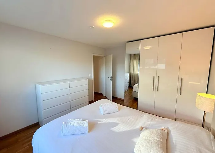 178 Good Location Spacious And Free Parking Included *