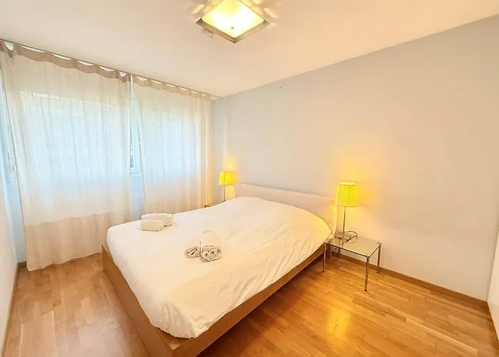 178 Good Location Spacious And Free Parking Included * ローザンヌ